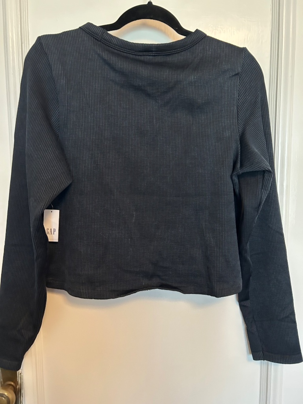 Gap Fit Ribbed Cropped Workout Top NWT - Picture 2 of 4